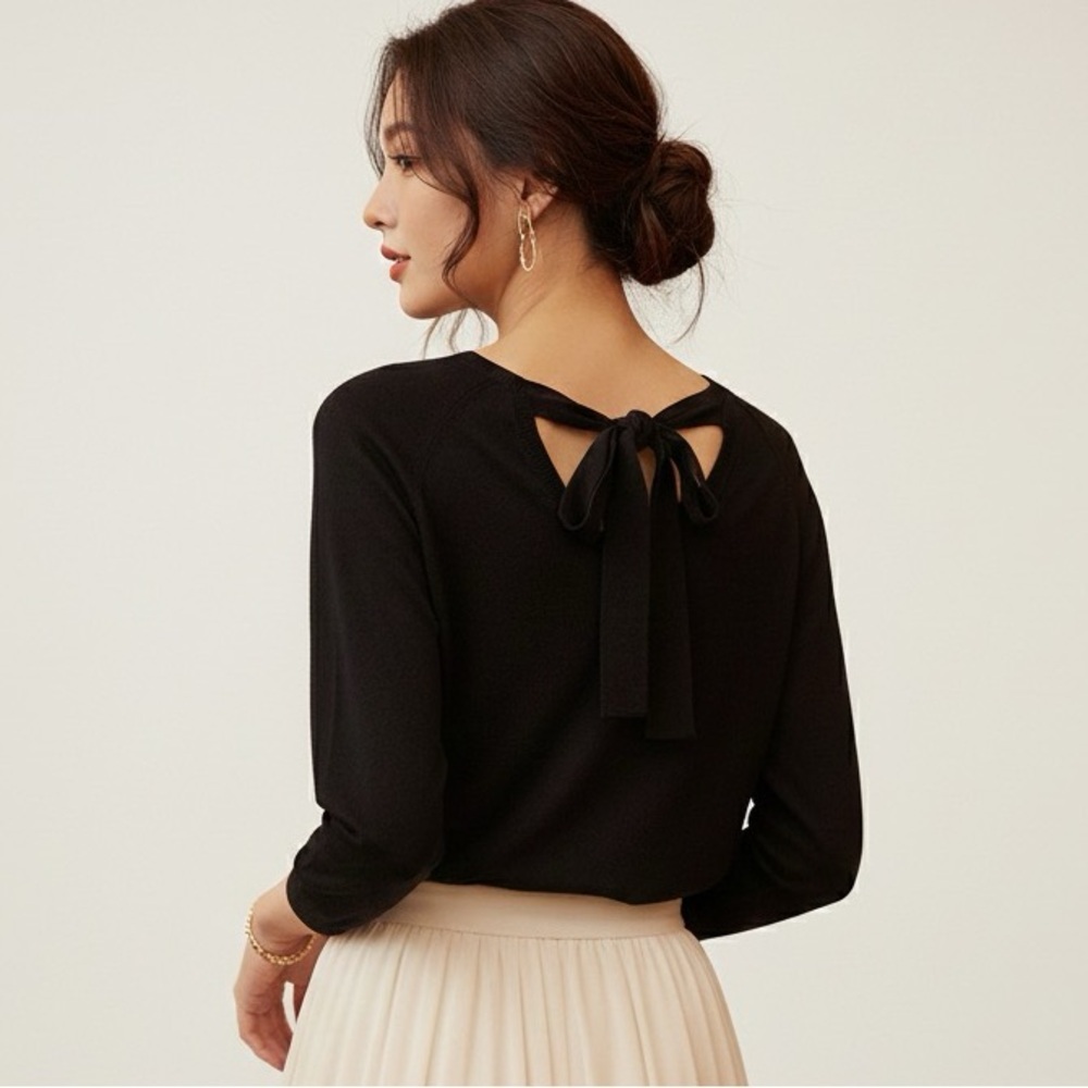 Weekend Max Mara Black Silk and Cotton V Back Tie Back Tunic Sweater Size XS